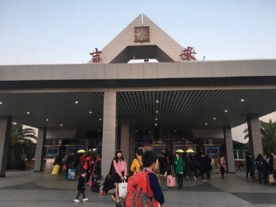 吉安火车站新增多台检票闸机，缓解假期通行高峰 哪家好？价格怎么样？代理招商，生产厂家，价格，哪家好，多少钱，品牌，报价，厂家，哪个公司好 