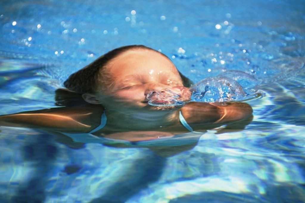 AI行为识别技术如何预防小孩子落水事件的发生？